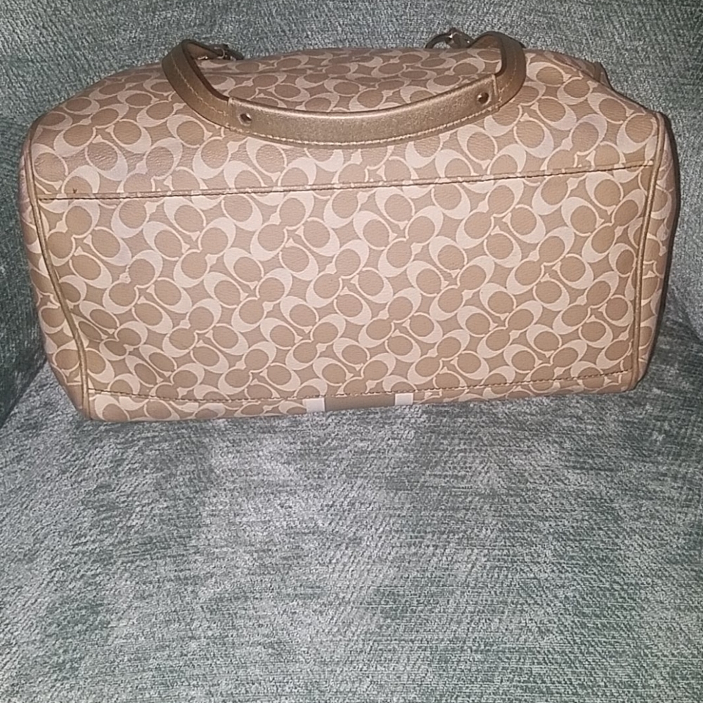 🔇 Sale $30 Coach Purse - Picture 5 of 13